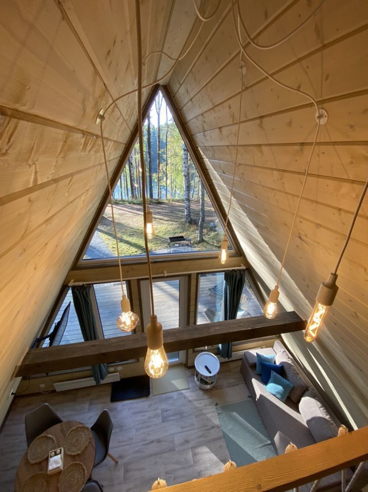 A-frame дом на берегу озера 