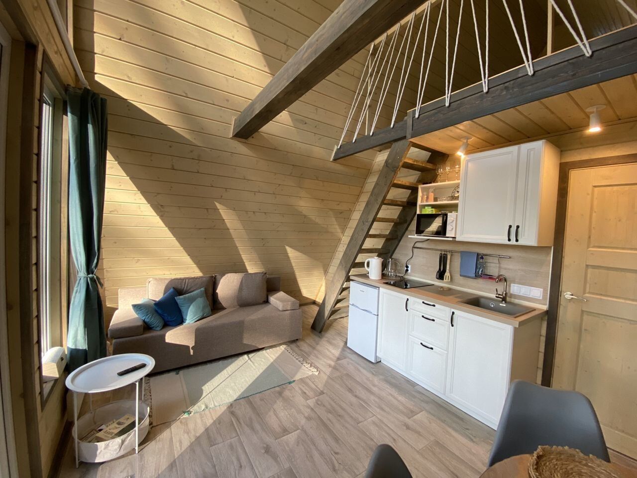 A-frame дом на берегу озера 